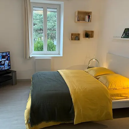 Apartment Le Nid De Louise, Near Highway *